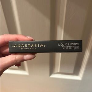 Anastasia‎ Beverly Hills Liquid Lipstick in Naked